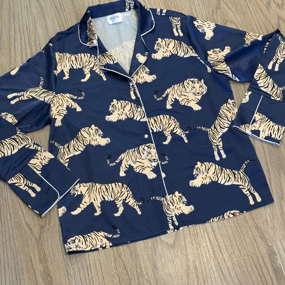 Averie Tiger Print Satin Pajama Top Button Down Long Sleeve Saks Fifth Avenue M.